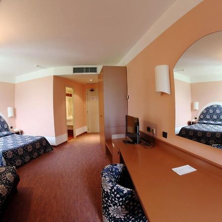 Etoile Du Nord Hotel Sarre Bagian luar foto