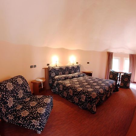 Etoile Du Nord Hotel Sarre Bagian luar foto