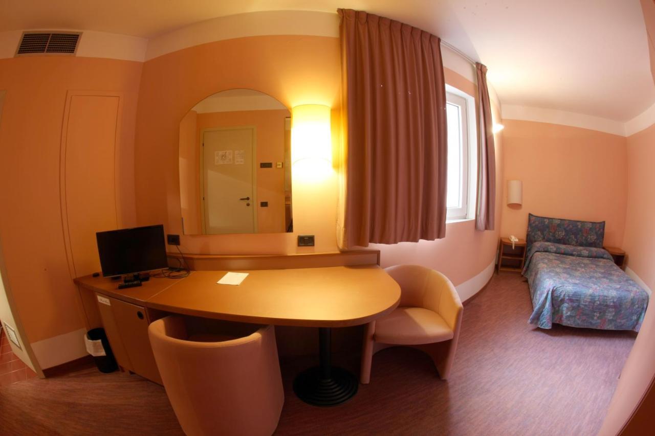 Etoile Du Nord Hotel Sarre Bagian luar foto