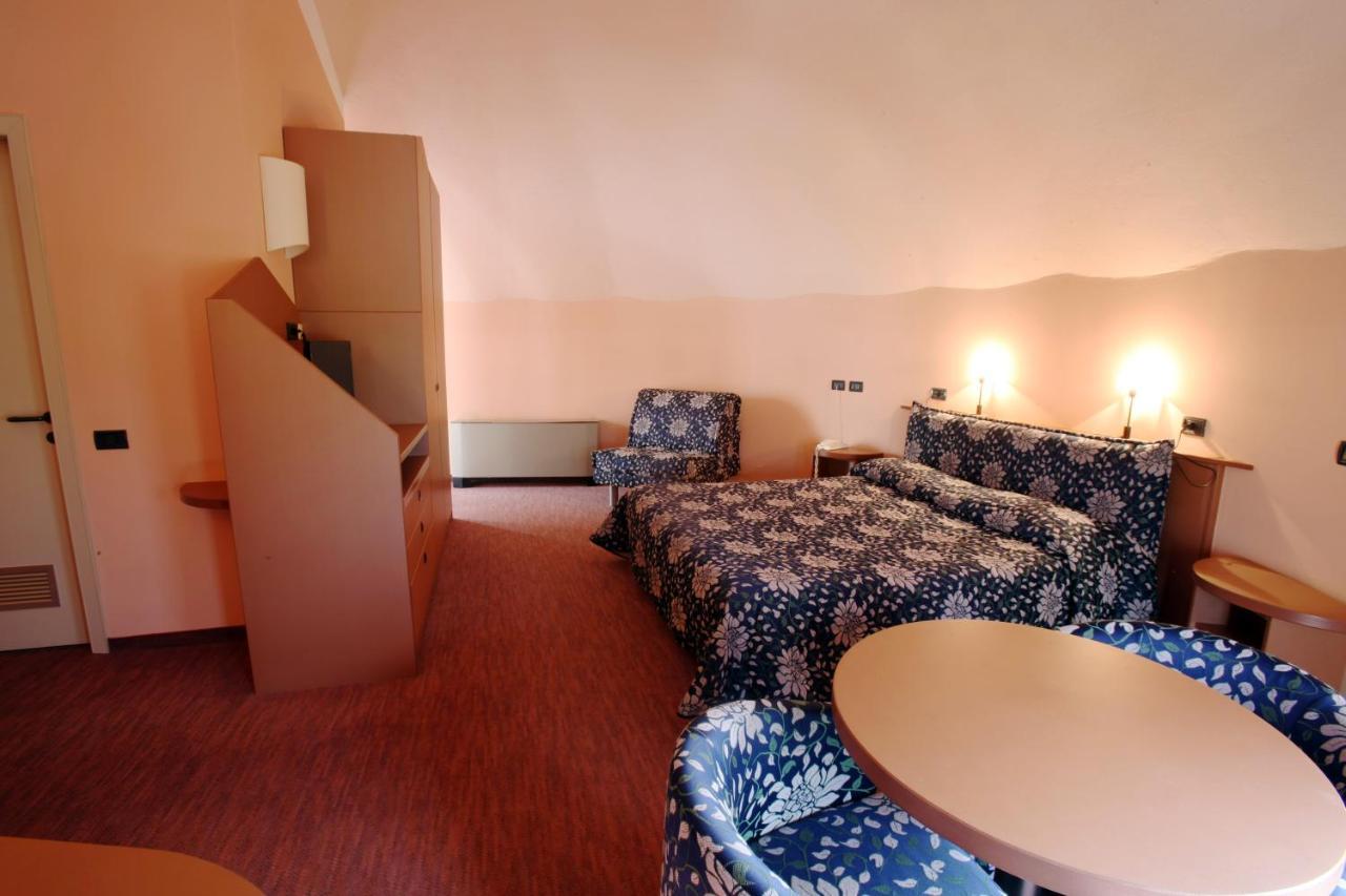 Etoile Du Nord Hotel Sarre Bagian luar foto