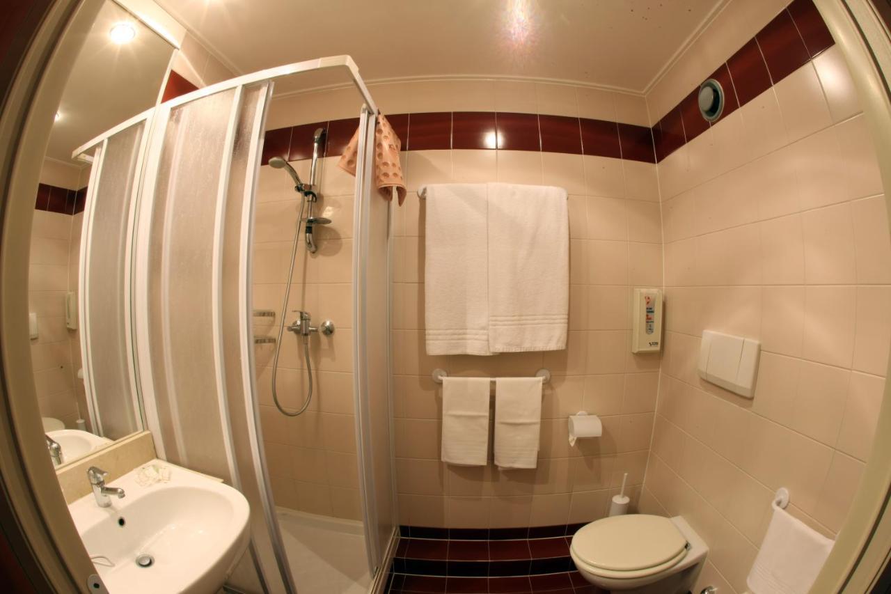 Etoile Du Nord Hotel Sarre Bagian luar foto